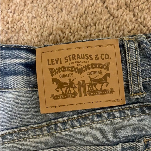 Girls Levi’s 14 reg jean shorts - Picture 3 of 5